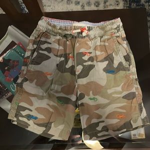 Boden Camo Shorts with embroidered lizards
